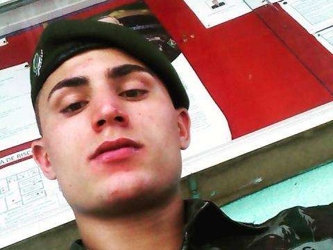  Soldado do Ex&eacute;rcito morre com quatro tiros ap&oacute;s reagir a assalto 