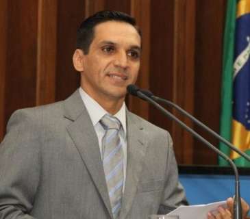 Deputados criticam falta de visão “administrativa” de Bernal
