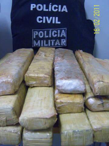  Irm&atilde;os s&atilde;o presos com 25 kg de maconha em Aparecida do Taboado
