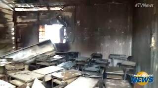 150 alunos de escola que teve salas incendiadas ficaram sem aula esta manhã