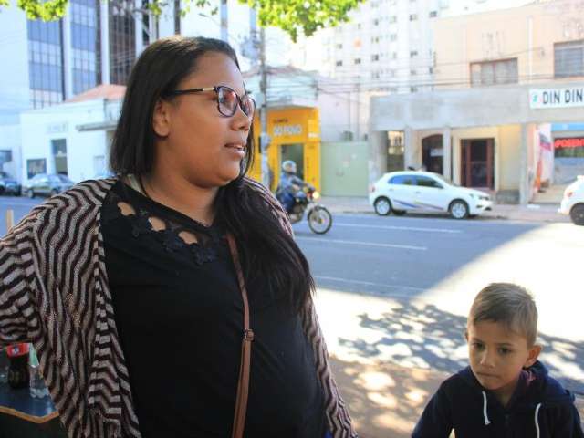 Crian&ccedil;as de at&eacute; 7 anos t&ecirc;m direito a passe gratuito, mas lei fica esquecida