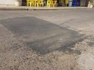 Trecho de asfalto recuperado na Rua dos Servidores Públicos. (Foto: Anahi Gurgel)