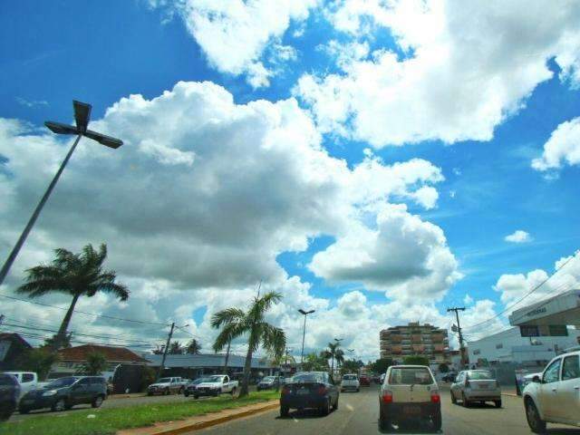 Pancadas de chuva &agrave; tarde e m&iacute;nima de 19&ordm;C s&atilde;o esperadas no fim de semana