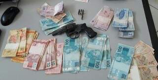 Foram recuperados R$ 3,5 mil com o suspeito (Foto: Divulgação)