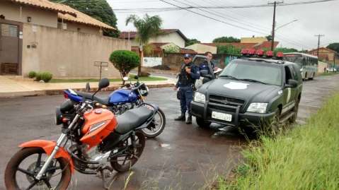 Bandidos se assustam com Guarda e abandonam motos furtadas em matagal