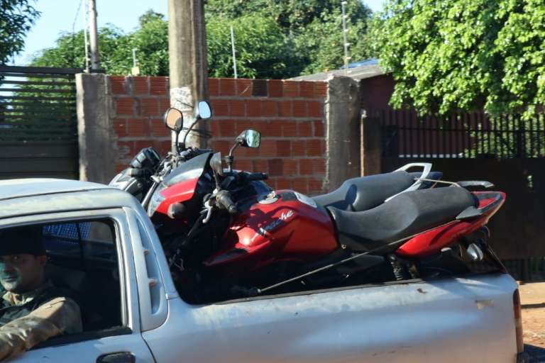 Motos apreendidas pela polícia (Foto: Henrique Kawaminami)