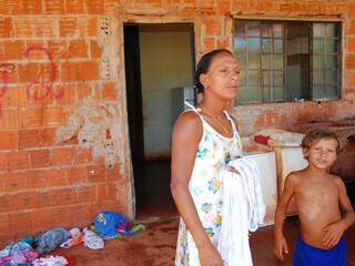 Sirlene diz que não trocaria casa na favela por qualquer outra. 