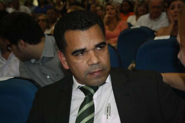 Situa&ccedil;&atilde;o ilegal de barracos impede Prefeitura de regularizar energia
