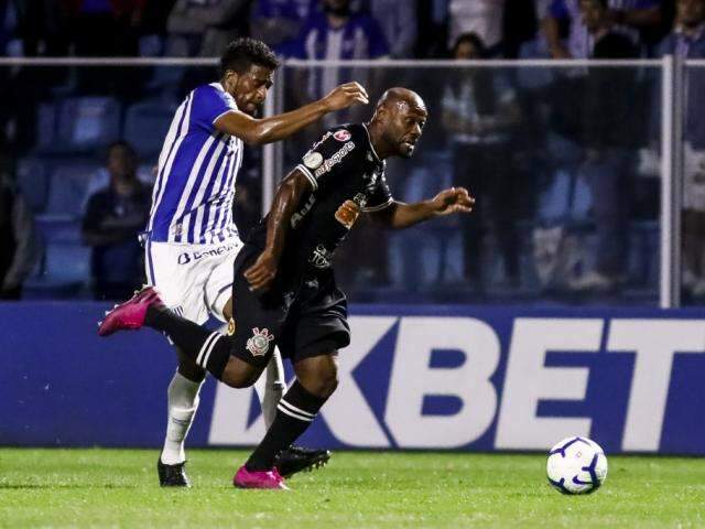 Com gols de Ricardo Franco e Vagner Love, Corinthians e Ava&iacute; empatam em 1 a 1