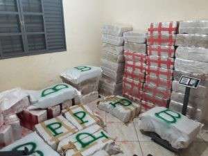 Adolescentes s&atilde;o apreendidos com duas toneladas de maconha em casa