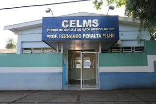 Fachada do CEL/MS, no Bairro Amambaí, em Campo Grande. (Foto: Alcides Neto)