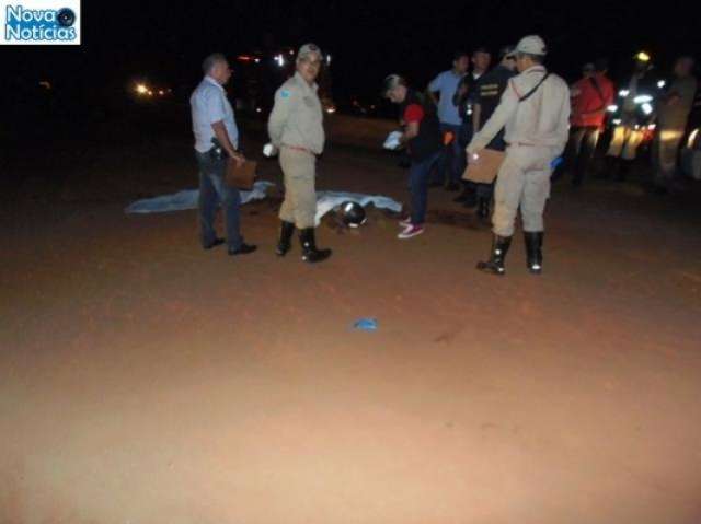 Passageira de motocicleta morre em acidente com carreta