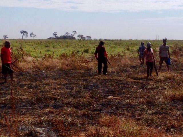 &Iacute;ndios suspendem cerco e tropa de choque da PM deixa &aacute;rea de conflito