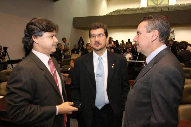  Andr&eacute; envia reajuste de 6% mesmo sem aceita&ccedil;&atilde;o de professores