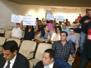 Servidores em protesto na Assembleia Legislativa de MS. (Foto: Leonardo Rocha).