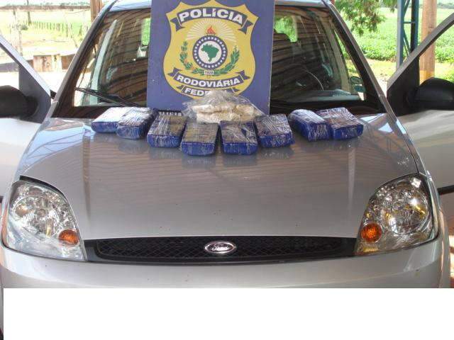  Pol&iacute;cia apreende coca&iacute;na e crack em carro que seguia para SP
