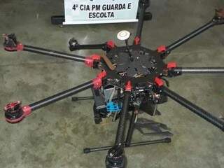 Drone que foi derrubado a tiros próxima a penitenciária (Foto: Divulgação)