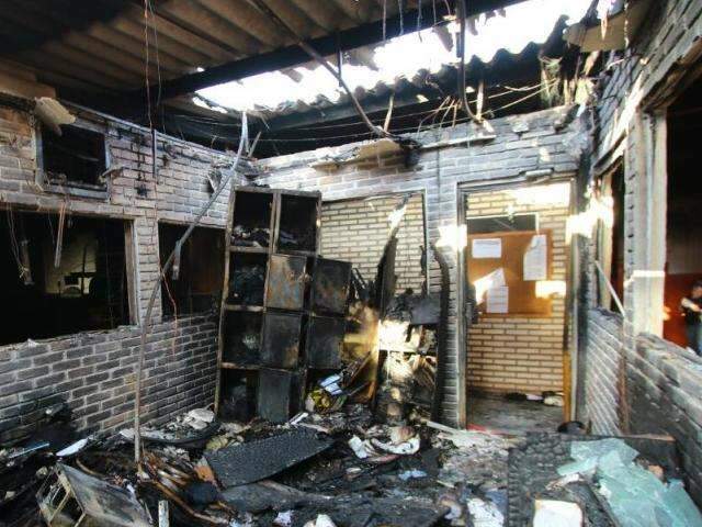 Inc&ecirc;ndio destr&oacute;i escrit&oacute;rio de supermercado no Aero Rancho