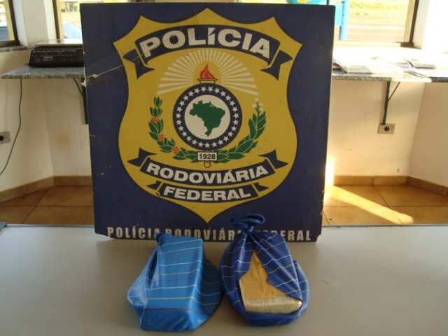  PRF recupera carros furtados e apreende 2 kg de coca&iacute;na