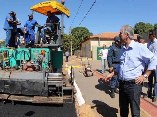 Reinaldo entrega casas para 33 fam&iacute;lias e autoriza mais obras em munic&iacute;pio