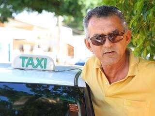 O taxista Anibal Duarte, 55 anos, considera o serviço clandestino. (Foto: Marcos Ermínio)