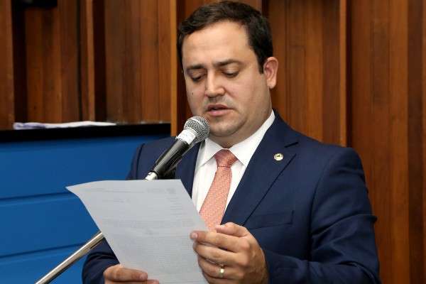 Projeto prev&ecirc; restri&ccedil;&otilde;es para quem cometer maus-tratos contra animais 