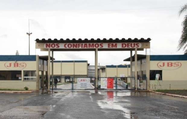 Crise chega ao JBS e unidade de Nova Andradina entra em  f&eacute;rias coletivas 