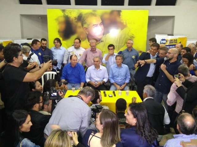 &ldquo;A elei&ccedil;&atilde;o n&atilde;o est&aacute; ganha&rdquo;, diz Reinaldo em discurso ponderado na conven&ccedil;&atilde;o 