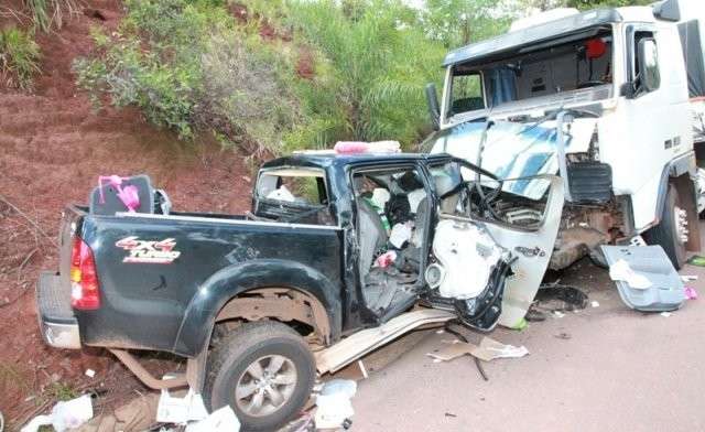 Acidente envolvendo carreta e caminhonete na BR-163 matou 4