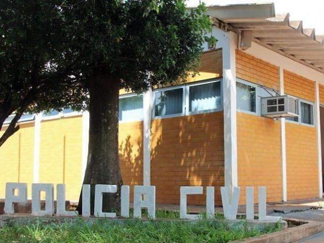Mulher &eacute; socorrida em estado grave ap&oacute;s ser agredida a martelas pelo marido