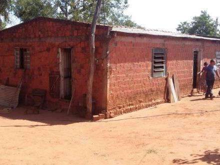 Durante roubo, casal de idosos &eacute; morto a facadas e tiros dentro de casa