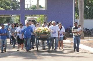 Quatro vítimas são enterradas em Três Lagoas. (Foto: Nova News/Leo Lima)
