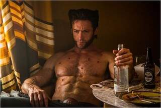 Ator Hugh Jackman na pele do personagem do Wolverine.