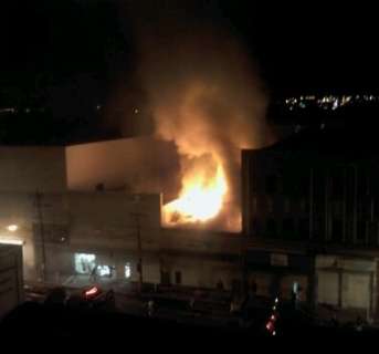 Incêndio atinge loja de cosméticos no Centro da Capital 