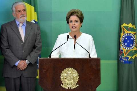 Deputados da base vão ao STF para anular pedido de impeachment de Dilma