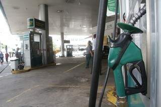 Do valor pago pela gasolina, 56% é imposto (Foto: Marcelo Victor)