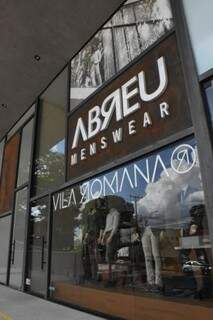 A Abreu Menswear fica na rua Antônio Maria Coelho, 2759, no Jardim dos Estados. 