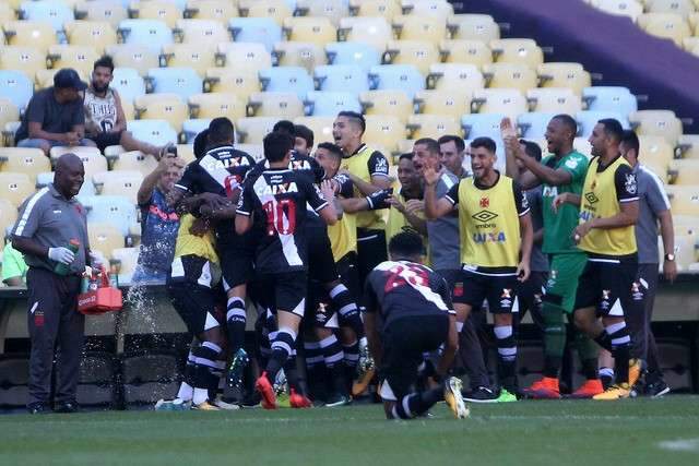 &Agrave; espera de Z&eacute; Ricardo, Vasco vence cl&aacute;ssico com Flu e encerra jejum
