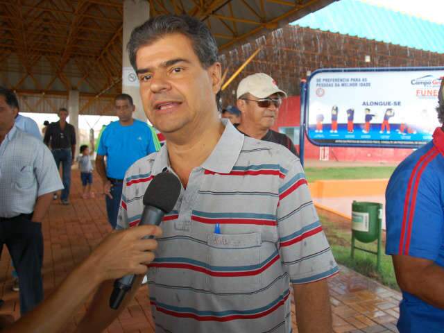  Em mensagem &agrave; C&acirc;mara, prefeito detalha principais obras do ano