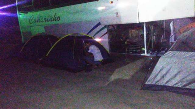 Cheio de problema, &ocirc;nibus quebra e alunos de MS est&atilde;o ilhados na Bahia