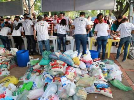Festa do trabalhador leva 10 mil at&eacute; a Pra&ccedil;a do R&aacute;dio para shows e sorteios