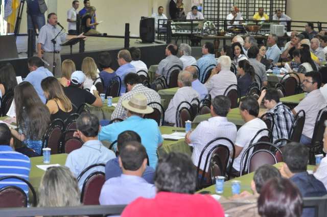 Sem Famasul, ato ruralista re&uacute;ne 400 pessoas e acusa Dilma de iludir povo