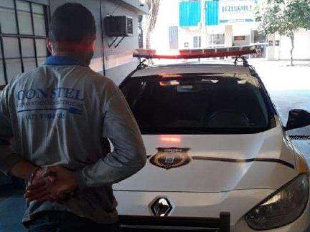 Homem &eacute; preso depois de obrigar o sobrinho de 7 anos a roubar celular 