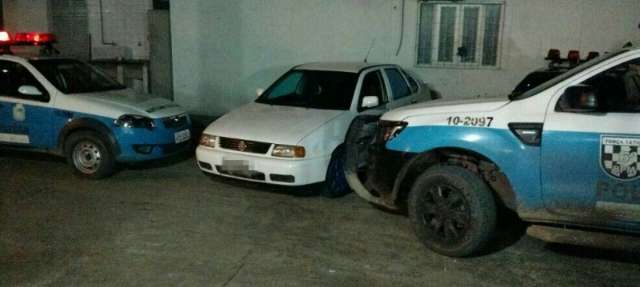 Ap&oacute;s den&uacute;ncia, pol&iacute;cia apreende 8,2 Kg de pasta base e coca&iacute;na em bairro