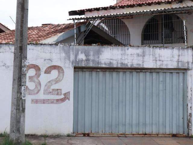 Homem vai &agrave; boate, mata ex-mulher com 4 tiros e atira na pr&oacute;pria cabe&ccedil;a