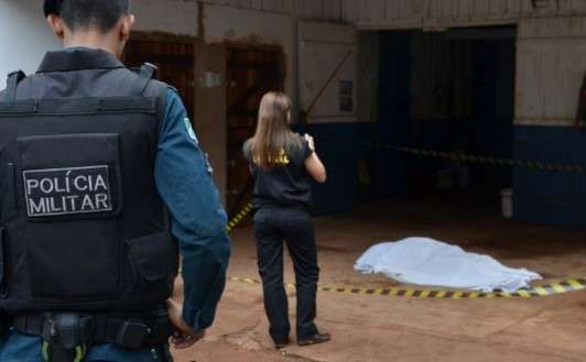 Homem &eacute; executado enquanto tomava chimarr&atilde;o em Jockey Clube 