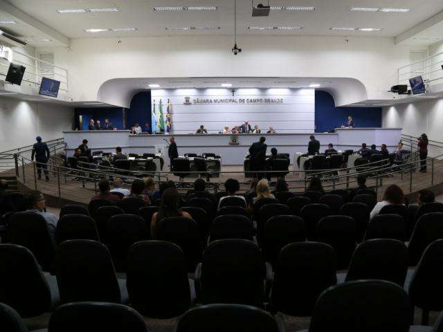 C&acirc;mara marca audi&ecirc;ncia ap&oacute;s queixas sobre cobran&ccedil;a indevida de universidade