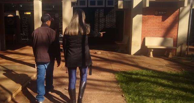 Suspeito de matar amigo com facada no olho se apresenta &agrave; Pol&iacute;cia