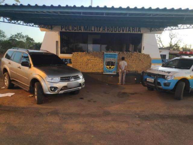 Carro roubado em MG &eacute; apreendido com 1,5 tonelada de maconha 