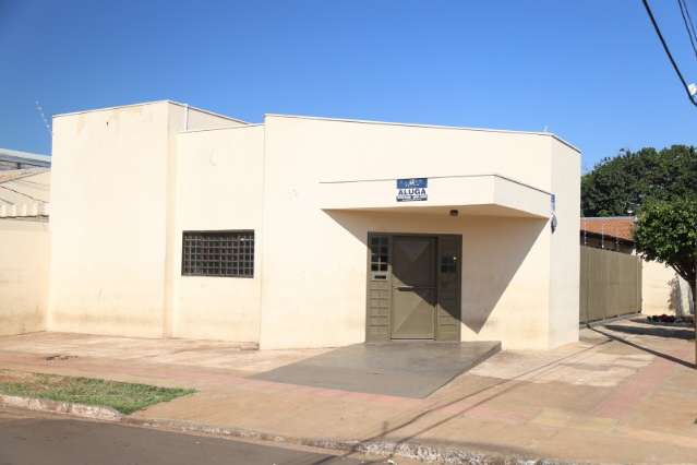 Justi&ccedil;a encontra placa de &ldquo;aluga-se&rdquo; e n&atilde;o notifica empresa de tapa-buraco